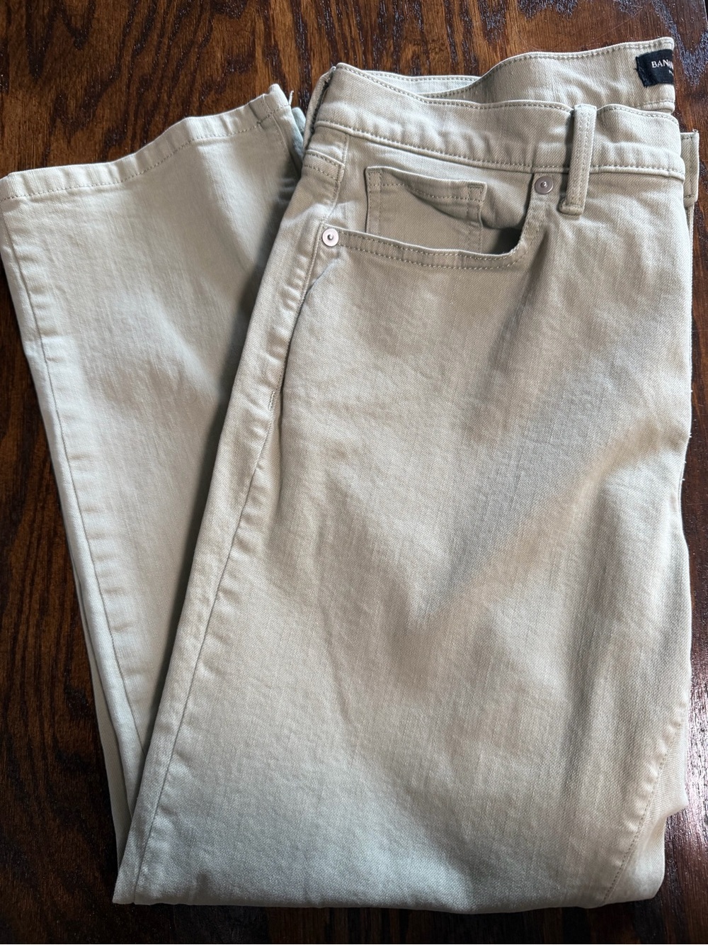 Banana Republic Girlfriend Straight Cropped Jeans in Sage Green